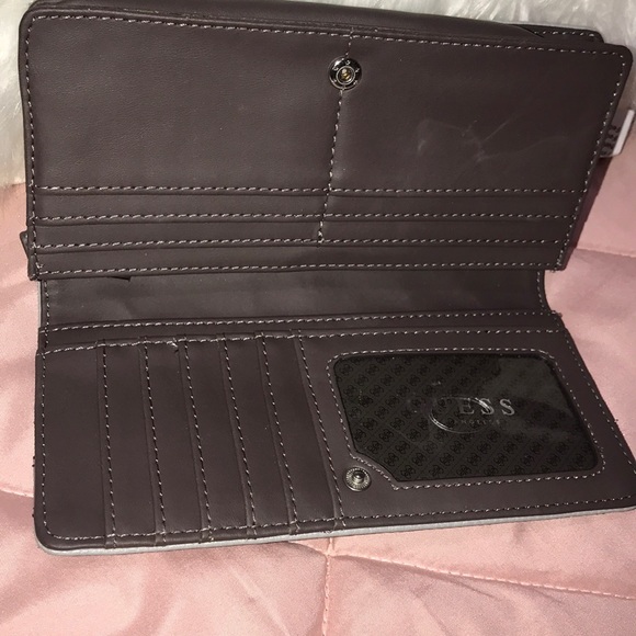 Guess Wallet - Picture 2 of 3